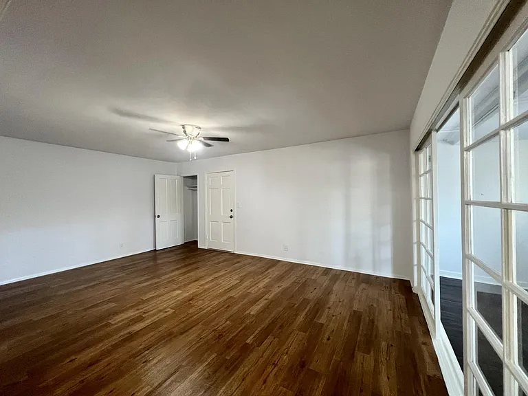 6061 Cahuenga Blvd #4 — Photo 8