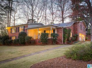 1764 Shades View Ln, Vestavia Hills, AL 35216
