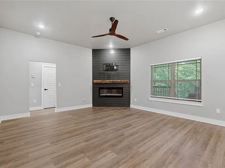 8 Leyland Dr — Photo 11