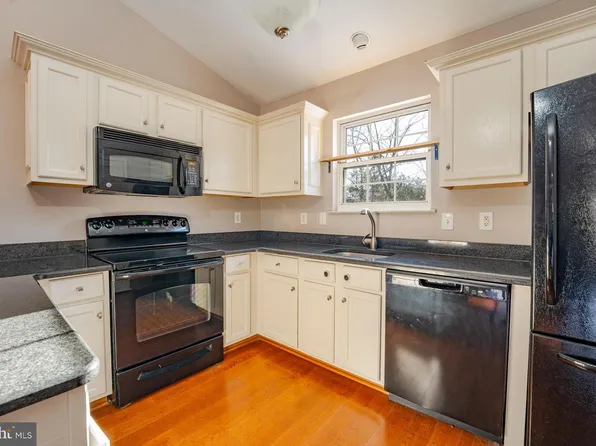 558 London Ct #558, Egg Harbor Township, NJ 08234