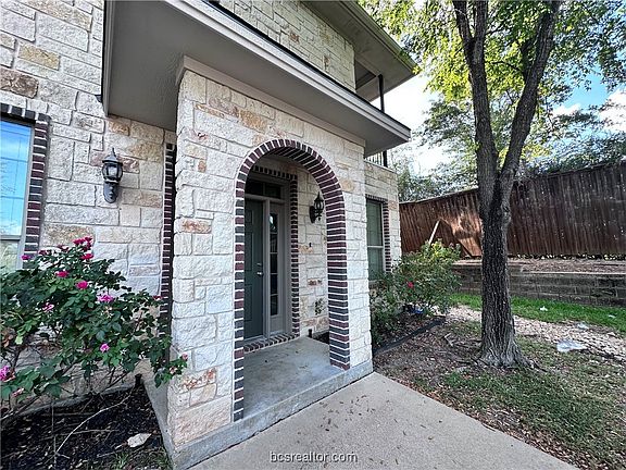 2nd image of 122 Forest Dr