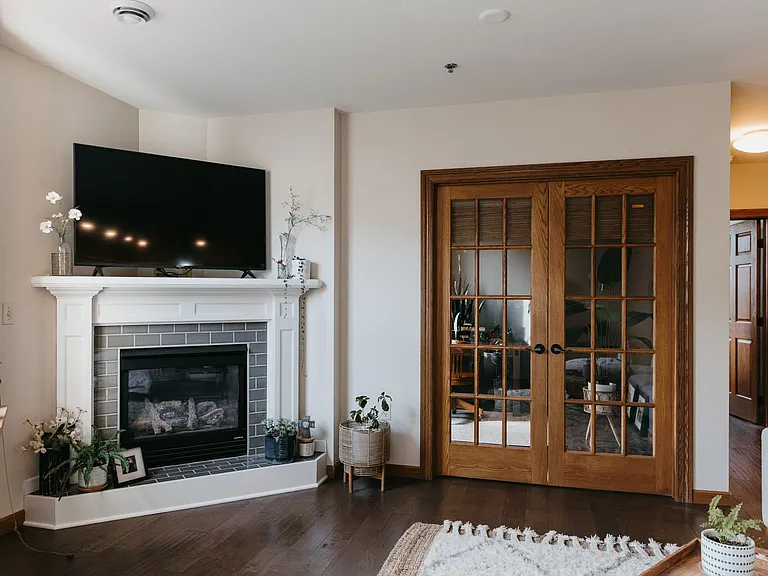 221 S Phillips Ave — Photo 9
