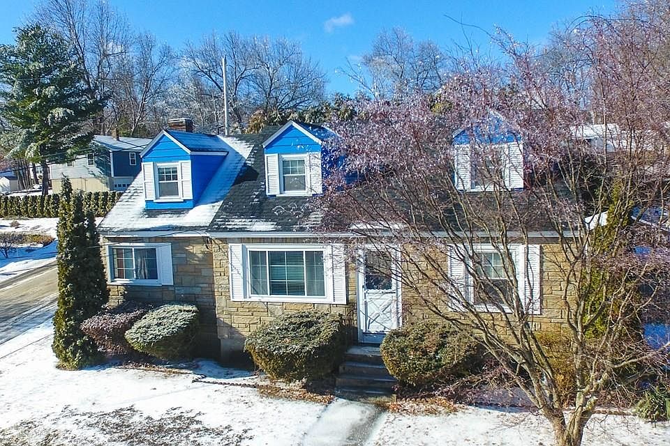 1st image of 144 Belmont St