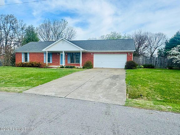 3rd image of 2806 Oakwood Dr