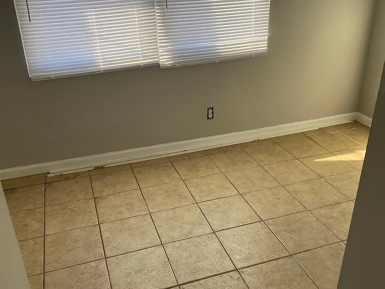 1736 N Laramie Ave — Photo 23