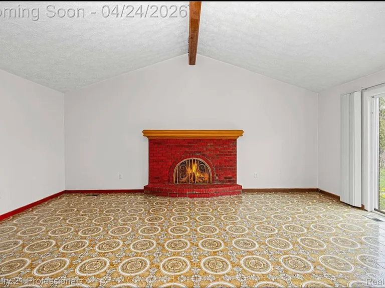 16129 Cambell Dr — Photo 7