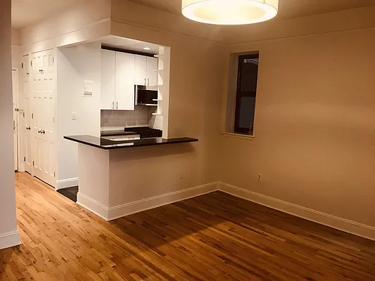 Rented by Metropolis Real Estate of Manhattan | media 48