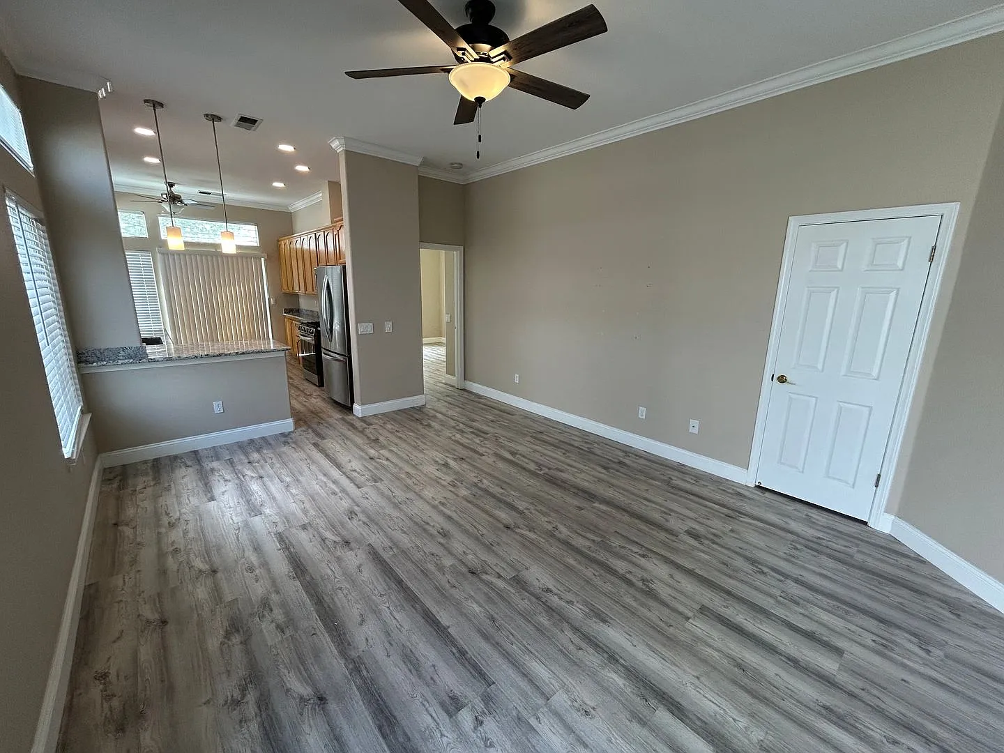 Beautiful Updated 2 Bed 2 Bath Summerset Home! 55+ Community — Photo 3