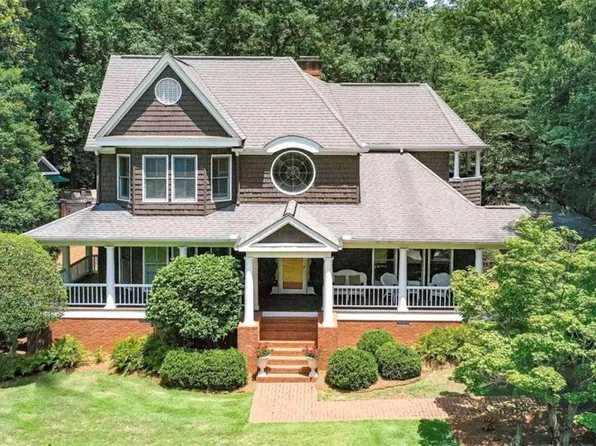 208 Habersham Pl, Carrollton, GA 30117