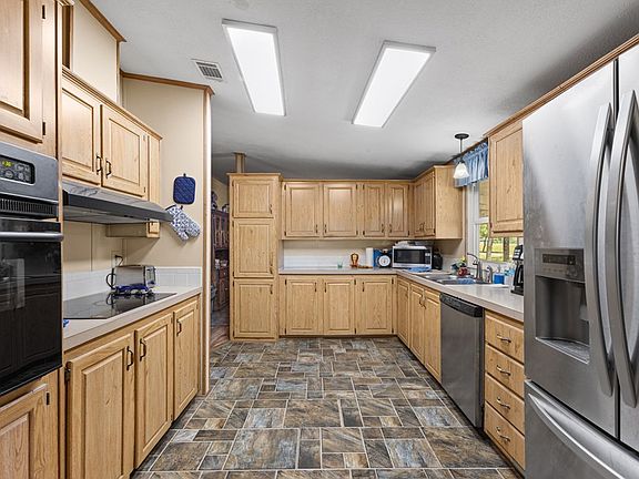 4th image of 6689 SE 55th St