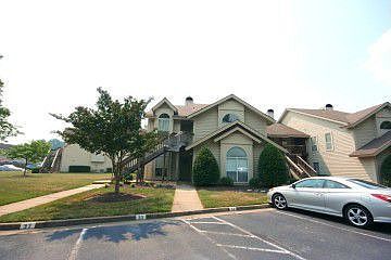 1st image of 479 E Lake Cir
