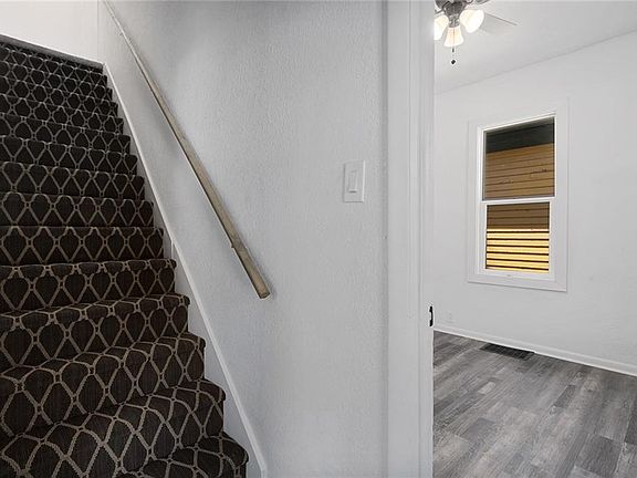 5th image of 1337 Waverly Ave