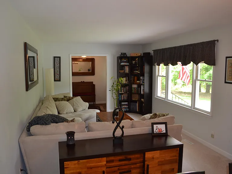 861 Hawthorne Dr — Photo 9