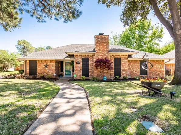 2703 Winding Oaks Dr, Arlington, TX 76016