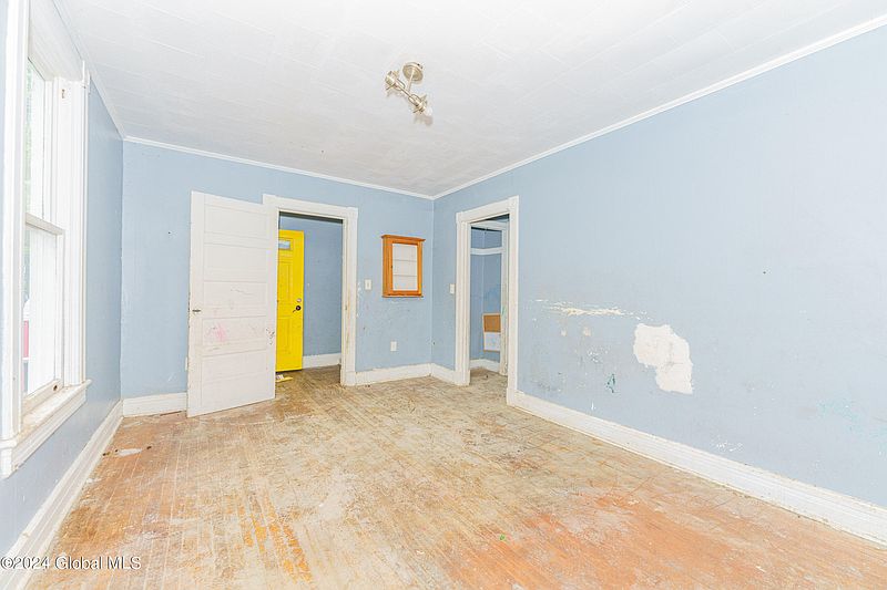 4th image of 255 2nd Street