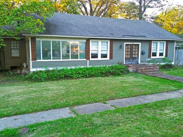 209 N Bolivar Ave, Cleveland, MS 38732