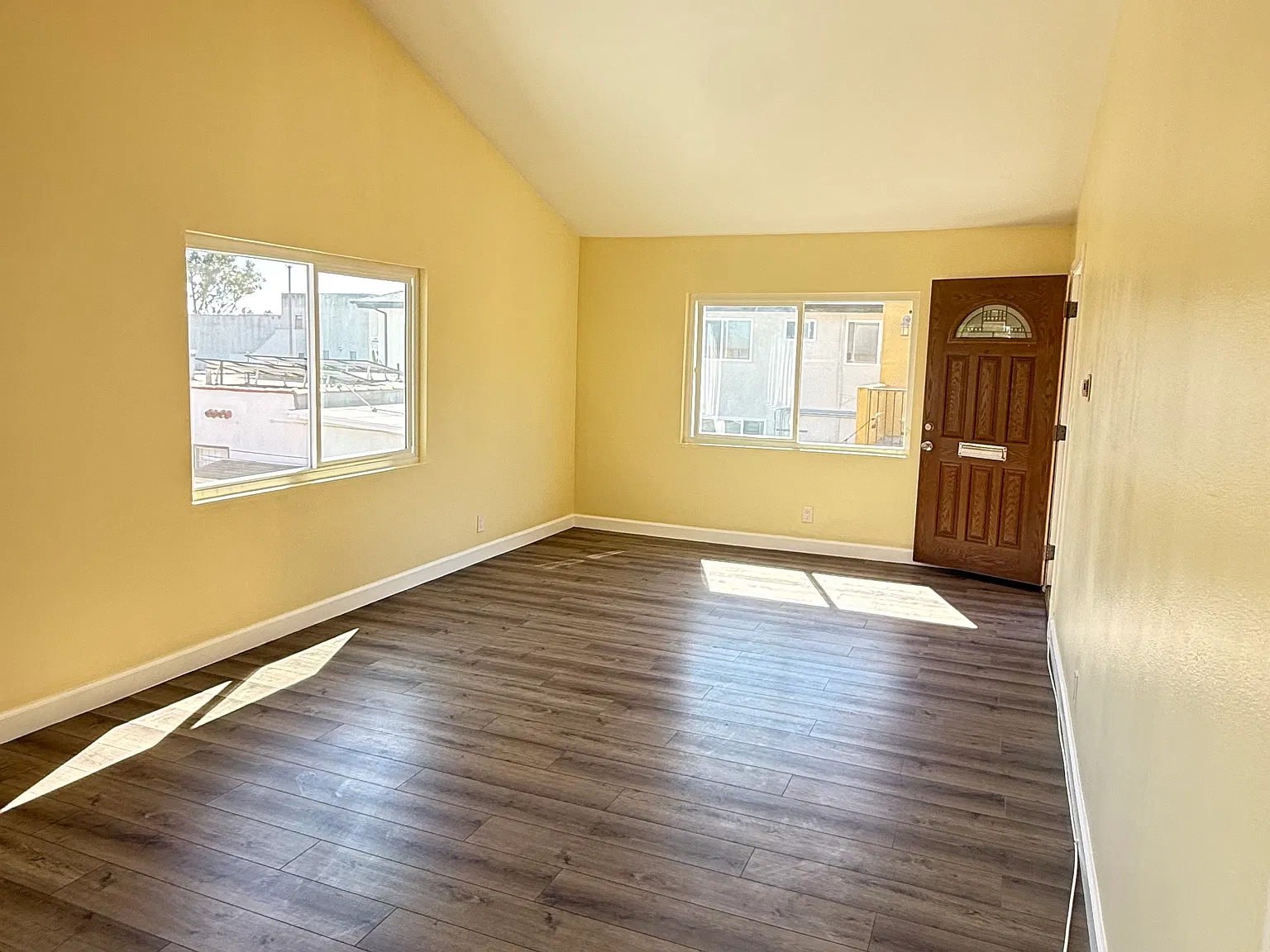 2 bed, 850 sqft, $2,500 — Photo 4