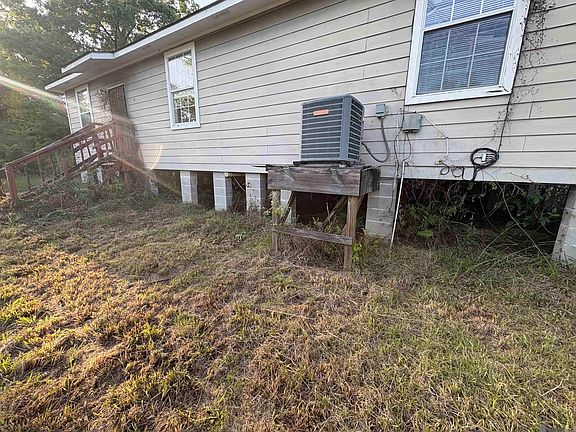 3rd image of 4410 Greenwood Ln