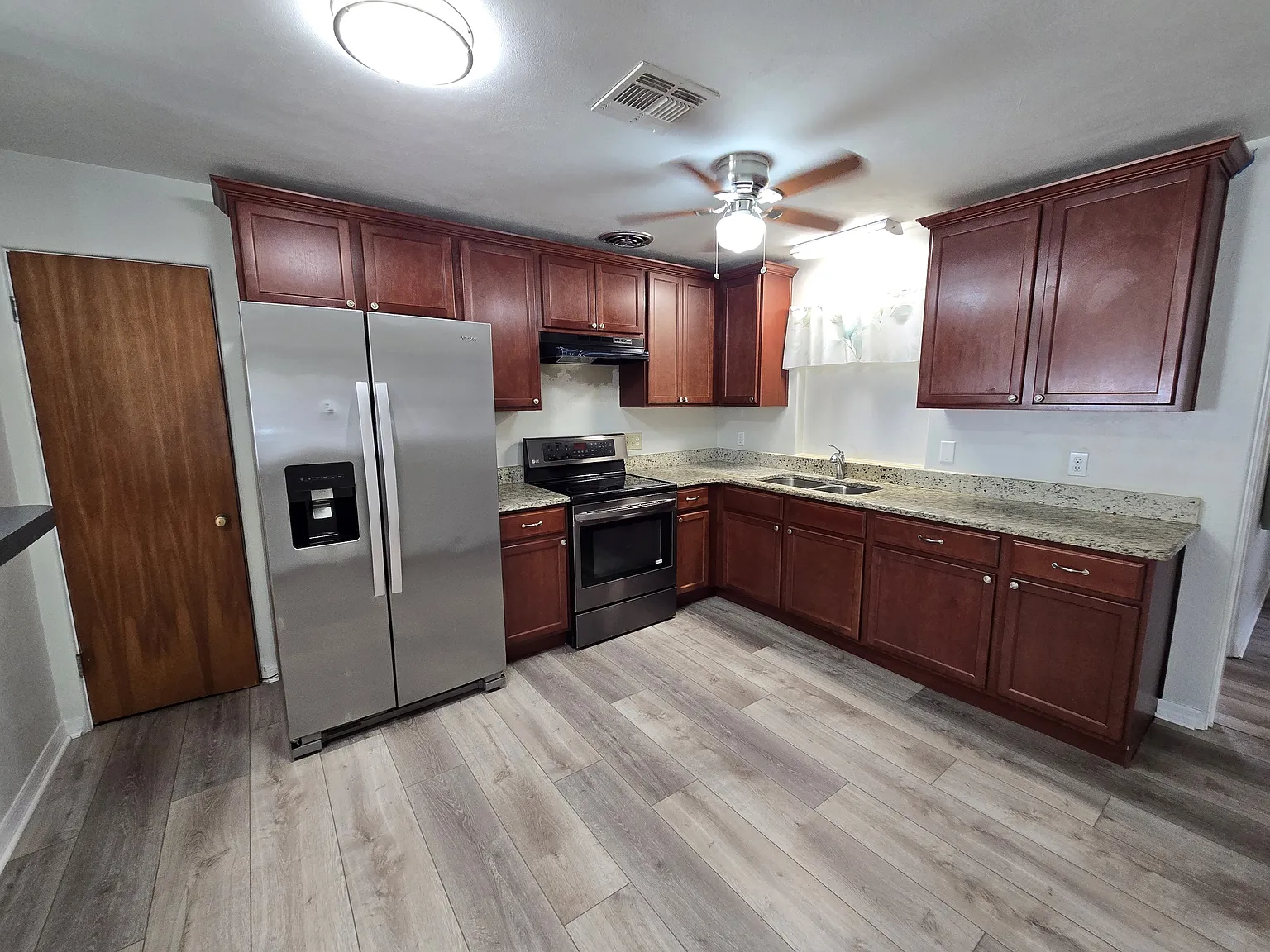 415 New York Avenue - 1 — Photo 2