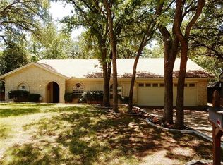 1105 Henson Dr, Hurst, TX 76053