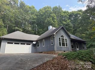 35 Sugar Maple Dr, Mills River, NC 28759