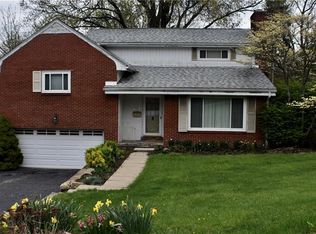 89 Sprucewood Dr, Bethel Park, PA 15102