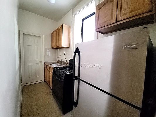 3rd image of 2808 35th St APT 1