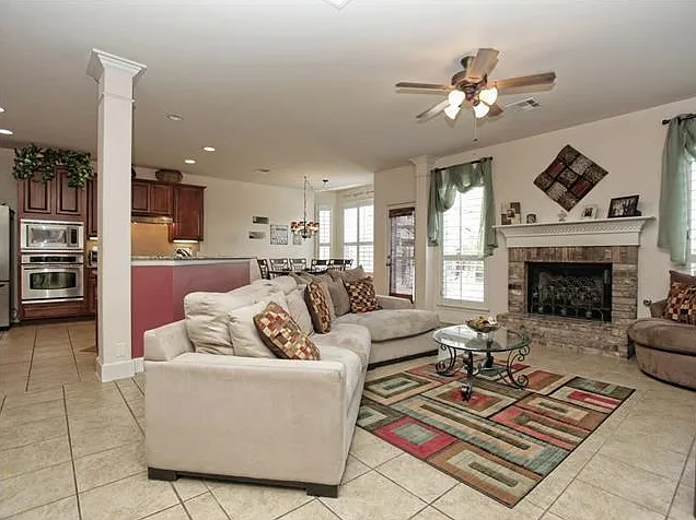 2660 Salorn Way — Photo 5