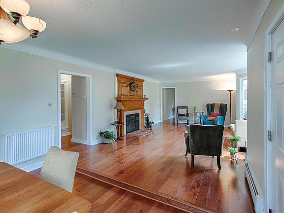 4th image of 2611 Swan Ave