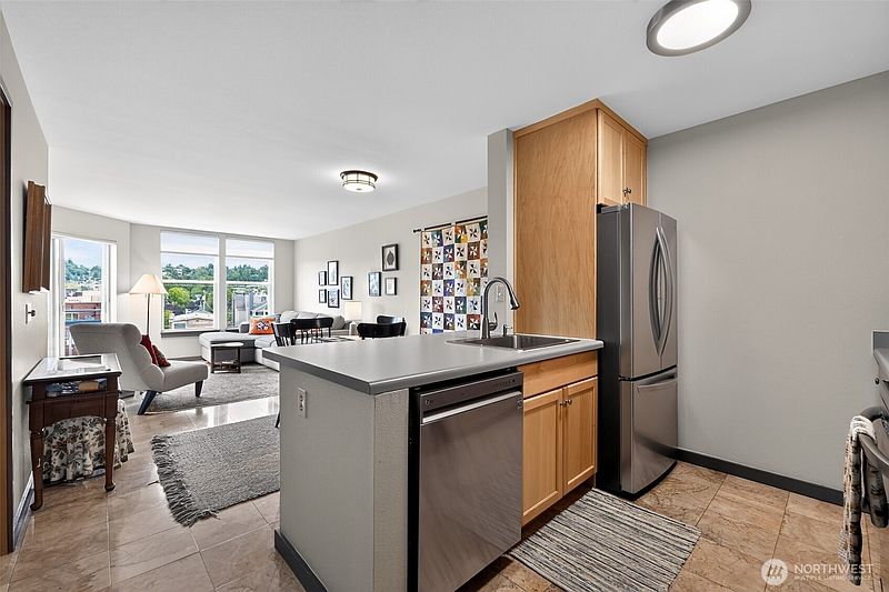 4th image of 2920 Alki Avenue SW #409