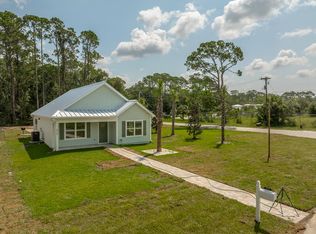 215 15th St, Apalachicola, FL 32320