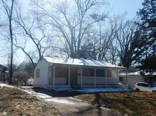 166 Monteith Cir, Saint Louis, MO 63137