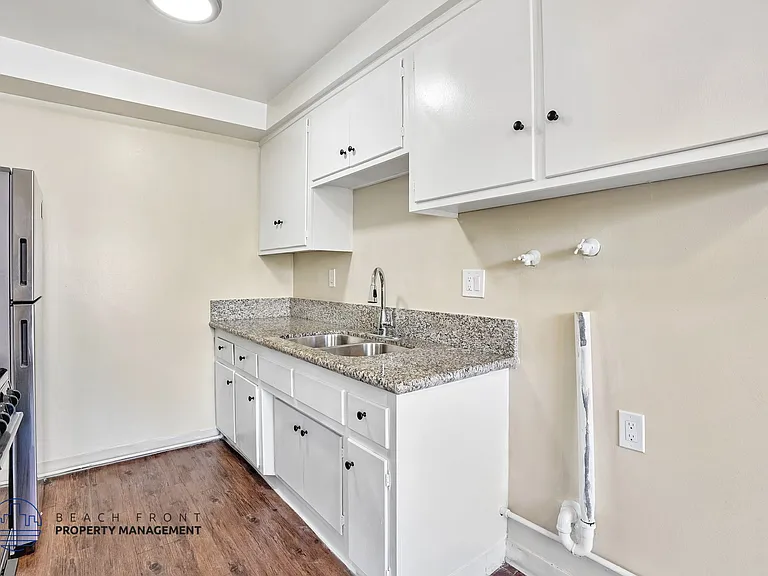 2521 Mathews Ave — Photo 18