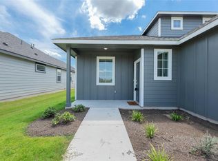 512 Clearlake Dr, Hutto, TX 78634