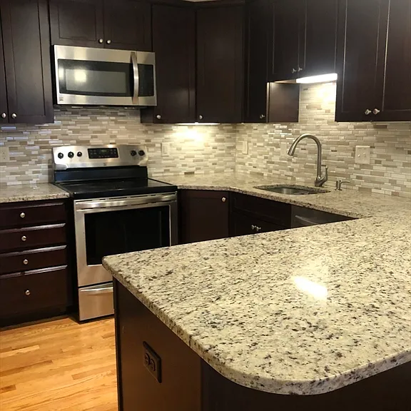 1105 Lexington St #9 — Photo 2