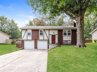 2003 SE 3rd St, Lees Summit, MO 64063