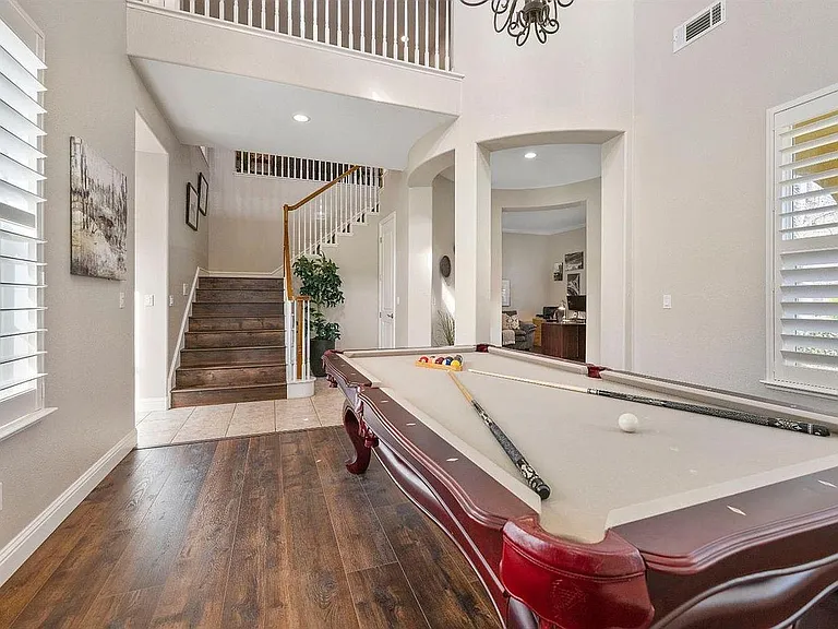 4930 Village Green Dr — Photo 10
