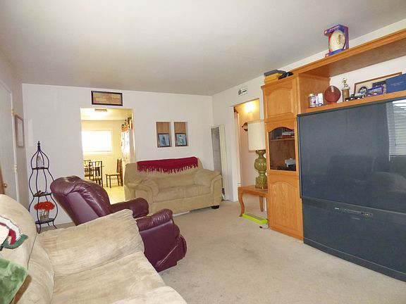 3rd image of 529 W North St