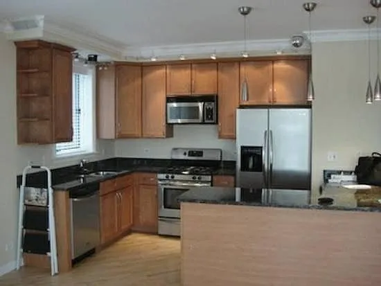 Building Photo - 815 N Marshfield Ave