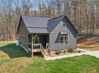 1626 Black Mountain Rd, Pilot Mountain, NC 27041