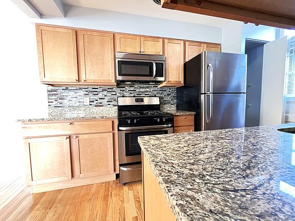 2nd image of 6945 W Belmont Ave APT 1R