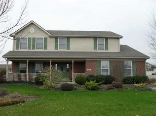 601 Wintergreen Dr, Yorktown, IN 47396