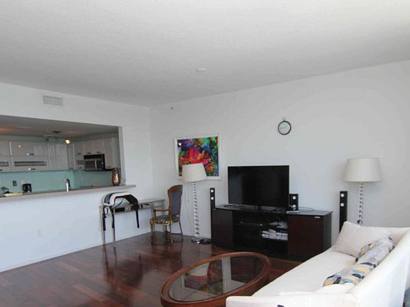 5th image of 6580 Indian Creek Dr APT 604