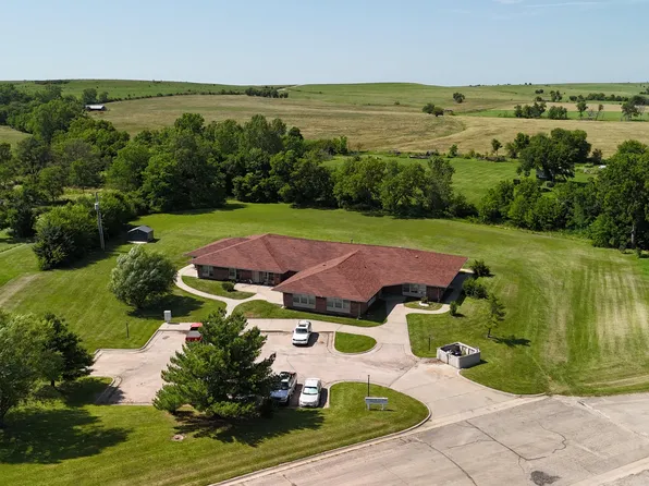 201 N Cedar St, Eskridge, KS