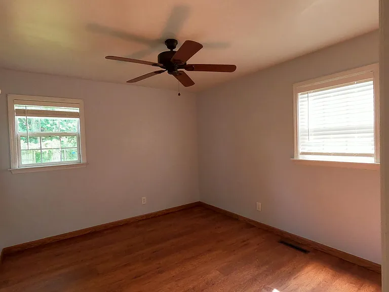 1905 Alton Dr — Photo 7