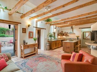 1522 Cerro Gordo Rd, Santa Fe, NM 87501