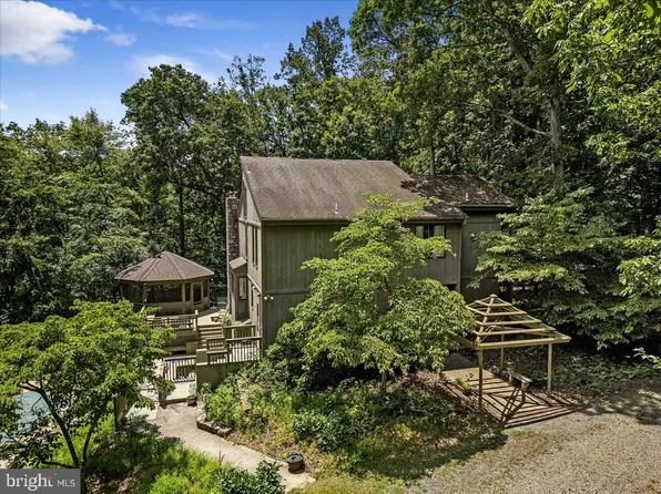 3443 River Rd, Berryville, VA 20135