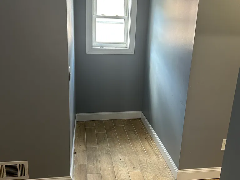 484 Avon Ave #1 — Photo 11