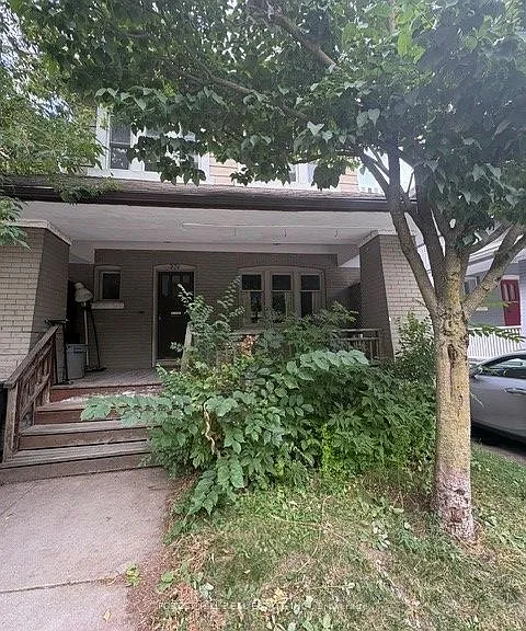 370 Spadina Rd — Photo 1