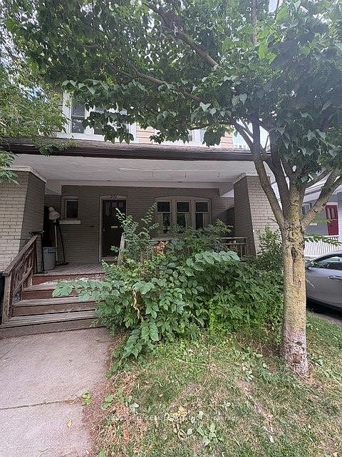 1st image of 370 Spadina Rd